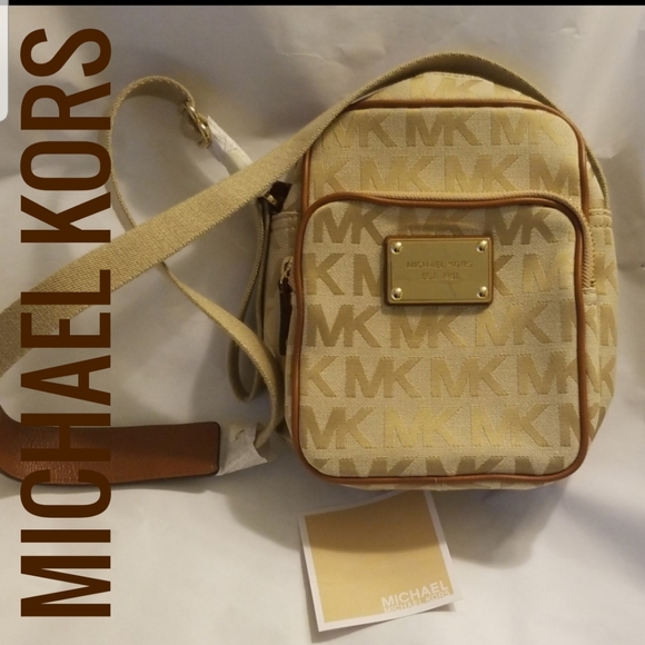Michael Kors Handbags - MICHAEL KORS MK BEDFORD FLIGHT BAG CROSSBODY NWT